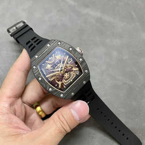 Nouvelle édition personnalisée 2025, montre automatique tourbillon de luxe pour homme en or 18 carats et fibre de carbone noire, modèle « Black Warrior » de forme tonneau - Product Image 4