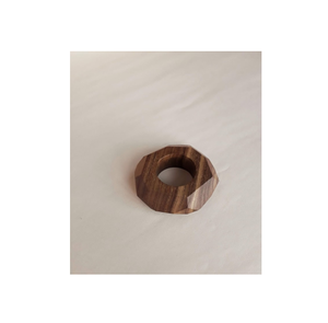 Rond de serviette en bois d'acacia naturel et fabriqué avec style Porte-serviettes en gros pour pièce de design sculptée pour accessoires - Product Image 1