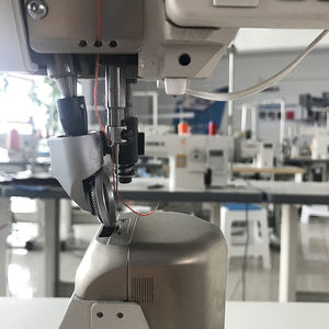 Rodillo de cama de poste de alimentación compuesto de aguja única, máquina de coser Industrial con recortador automático, GC591D-<span class=keywords><strong>BFT</strong></span>, computarizado - Product Image 4