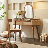 Foshan hôtel de luxe meubles de maison moderne carré tissé naturel rotin chambre Table et chaise ensembles coiffeuse avec miroir