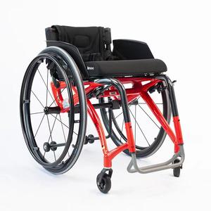 Silla de ruedas deportiva multifuncional de fibra de carbono ultra ligera de alto rendimiento de 7,5 kg - Product Image 4