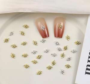 อุปกรณ์ตกแต่งเล็บคริสตัลรูปดาวแปดแฉกขนาดเล็กแบบ 3 มิติ ทำจากโลหะผสม - Product Image 3