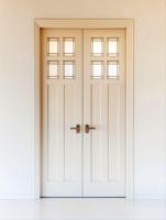 Puerta Doble de Madera Sólida Estilo Mediterráneo BOCHARM con Panel de Rejilla Crema, Manija de Hierro Forjado Francés, Entrada de Villa, Tamaño Personalizado