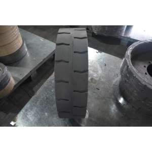 Pneu plein Topower 25x7 sur jante en acier pour nacelle élévatrice à ciseaux JLG E450, numéro de pièce JLG 1001110775 - Product Image 4