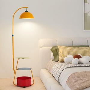 Lámpara de pie minimalista moderna con fuente de luz LED de altura ajustable para sala de estar, dormitorio y uso junto a la cama - Product Image 3