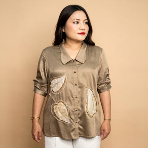 มั่นใจตลอดวันด้วยเสื้อเชิ้ตผู้หญิงสุดเก๋สำหรับใส่ทำงาน เดินทาง และออกนอกบ้านแบบสบายๆ - Product Image 1