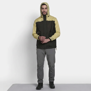 Chaqueta Deportiva Impermeable para Hombre con Cierre de Cremallera, Paneles de Ventilación y Tela Suave al Tacto, Excelente Opción de Ropa Exterior entre los Estilos de Chaquetas para Hombre - Product Image 1