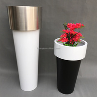 Grand vase de sol pour la décoration intérieure, pots à fleurs noirs élégants pour l'extérieur, jardinière durable en acier inoxydable pour une utilisation en intérieur