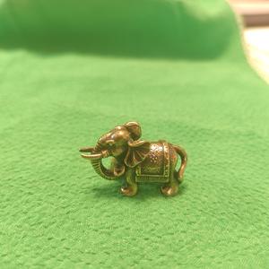 1 Buah Patung Gajah Kuningan Mini Miniatur Kuningan Hadiah Ruang Tamu Kekayaan dan Keberuntungan Dekorasi Rumah - Product Image 3