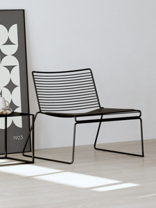 Silla de Comedor Nórdica Moderna de Madera Maciza y Hierro - Muebles para el Hogar Wu's Eslite para Uso en Exteriores - Product Image 2