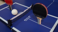 Mini table de tennis de table pour les rassemblements de jeux pour enfants à la maison ou en classe