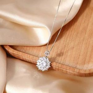 สร้อยคอคริสตัลแวววาวทำจากสเตนเลสสตีลสร้อยคอเกล็ดหิมะ - Product Image 3