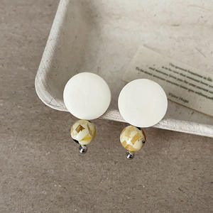 Vente en gros de bijoux de boucles d'oreilles luxueux avancés en pierre naturelle d'acier inoxydable de haute qualité - Product Image 6