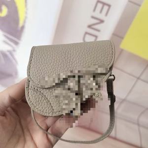 Sac de Selle Tendance avec Motif Litchi, Étui de Rangement Portable Suspendu pour Écouteurs sans Fil Apple, Pendentif Universel - Product Image 3