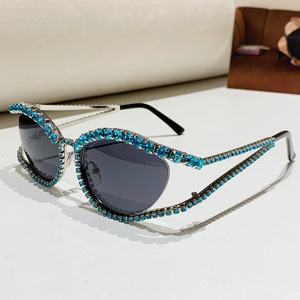 Gafas de sol tipo ojo de gato con montura completa y diamantes de imitación verdes para mujer, protección solar UV400 - Product Image 3