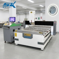Machine automatique CNC Suncoo pour le marquage, le perçage, le gravure, le sablage et le décapage de peinture au laser sur miroirs de salle de bain en verre avec LED