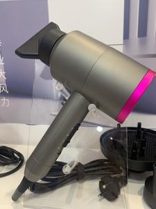 مجفف شعر كهربائي احترافي قابل للطي بقوة 2000 واط مع فوهة تركيز وتقنية الأيونات السالبة، سرعتان/3 درجات حرارة - Product Image 6