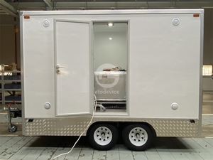 Remolque de Baño Portátil de Lujo Moderno con 3 Cabinas para Exteriores - Product Image 4