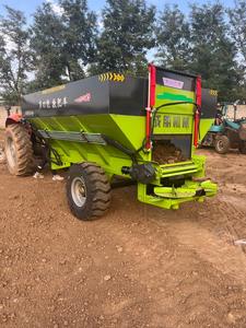 Esparcidor de estiércol remolcado por tractor de 50HP | Capacidad de 5m ³ con sistema de doble disco - Product Image 3