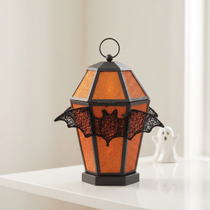 Nouvelles décorations d'Halloween 2026 : Lanterne porte-bougie en métal motif chauve-souris, lanternes de table faites à la main - Product Image 1