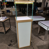 Ensemble de présentoirs à bijoux en gros avec vitrines éclairées par LED et comptoirs de rangement pour les magasins de centres commerciaux - Système d'affichage personnalisable et écologique