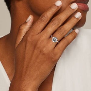 Bague de fiançailles en or 18 carats avec diamant de laboratoire certifié IGI 1-2 carats, couleur D, pureté VS1, pavé, bague de mariée personnalisée - Product Image 4