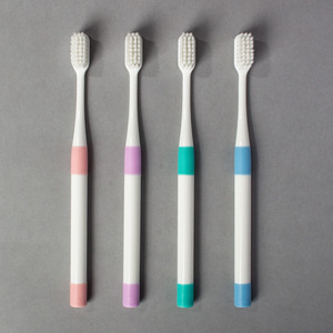 Brosses à dents manuelles pour adultes à poils souples avec manche transparent en PP sur mesure pour usage domestique S 206 - Product Image 3