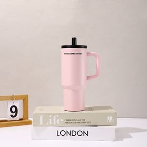 แก้วกาแฟเก็บความร้อนในรถยนต์ 710 มล. สแตนเลสสตีลสุญญากาศ พร้อมหูจับ ฝาปิด และหลอดดูดแบบใช้ซ้ำได้ - Product Image 3