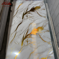 Panel de pared de PVC de alta calidad WYC moderno de alta calidad 4*8 pies de alto brillo dorado impermeable a prueba de humedad para baño Pared de apartamento