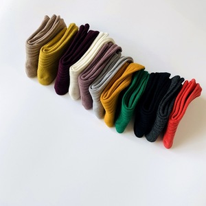 2022 <span class=keywords><strong>calcetines</strong></span> gruesos de invierno elegantes y baratos para niños, <span class=keywords><strong>calcetines</strong></span> lisos de punto de doble aguja de hilo de algodón, <span class=keywords><strong>calcetines</strong></span> escolares para niños y niñas - Product Image 2