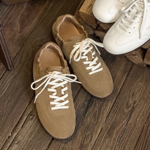 Chaussures de marche souples et froissées, blanches pâles, décontractées, basses, confortables, à semelle souple, plateforme, style sport, type ballerines. - Product Image 2