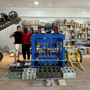 Người dùng nước ngoài ủng hộ máy móc làm gạch xi măng, chẳng hạn như máy làm gạch rỗng 6 inch. - Product Image 2