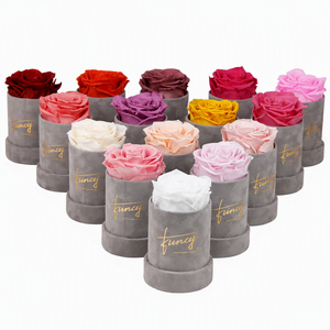 Scatola Cilindrica in Velluto con Logo Personalizzato per Bomboniere, Bouquet di Rose Eterne Stabilizzate e Preservate - Product Image 1