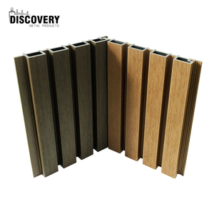 Panneau de revêtement mural en WPC durable pour la <span class=keywords><strong>construction</strong></span> de murs extérieurs - Product Image 1