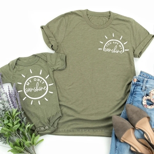 Camisetas de algodón de manga corta para mamá e hija, con estampados de vinilo personalizados, cuello redondo. - Product Image 2