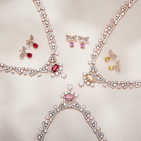 Parure 4 pièces romantique en forme de poire avec nœud, collier, boucles d'oreilles, bague et bracelet en laiton orné de zircone étincelante, cadeau idéal pour femme pour banquets formels