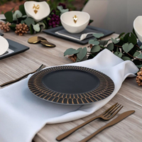 Assiette de présentation en plastique PP de 13 pouces, personnalisée, motif végétal, couleur sur mesure, Phnom Penh, pour mariage et fête, vente en gros