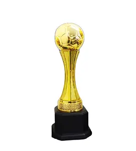 Futbol ödülleri trophy gravür özelleştirilmiş altın kaplama spor kupaları