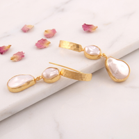 Boucles d'oreilles pendantes Zeva Jewels en perles coréennes irrégulières, en laiton massif plaqué or 18 carats, bijoux statement texturés martelés