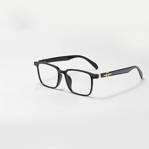 Gafas de Sol Magnéticas con Clip para Hombre y Mujer, Montura Negra Clásica, Polarizadas, Protección UV400, Ligeras y Cómodas - Product Image 6