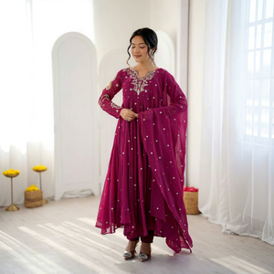 Ensemble Anarkali Salwar Kameez en Faux Georgette Gaufré avec Dupatta Longue, Séchage Rapide, Coupe Classique, Tenue Ethnique pour Femme pour Mariage - Product Image 1