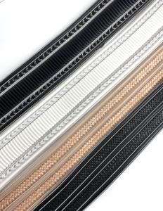 Nuevas Pantuflas de Mujer con Borde Ancho Plisado de 7 Centímetros y Accesorios de Pedrería en la Parte Superior - Product Image 2