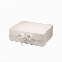 Boîte cadeau magnétique haut de gamme exquise, matériaux recyclés, réutilisable, ruban élégant, papier autoportant premium avec revêtement UV