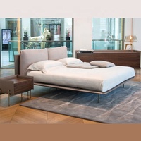 Lit double moderne en cuir italien et acier inoxydable, design de luxe léger, confortable et écologique pour chambre à coucher