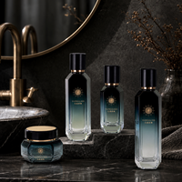 Usine d'emballage pour produits de soin de la peau, OEM ODM, série personnalisée Y246B, flacons et pots cosmétiques en verre vert facetté, ensemble de 50g, 40ml, 100ml, 120ml