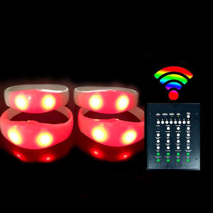 Bracelet LED lumineux personnalisé avec logo DMX RC, qui brille dans le noir, pour les clubs, les bars, les pubs, les concerts, les événements, les fêtes, avec effets clignotants. - Product Image 5