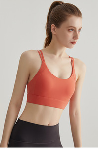Sujetador deportivo para mujer al por mayor con doble tirante fino, cierre trasero cruzado, acolchado, de soporte bajo, para correr, pilates, entrenamiento y yoga, tipo top corto - Product Image 4