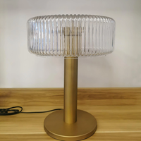 Lampe de bureau LED carrée moderne AC E14 avec abat-jour en verre, lampe de table décorative à intensité variable pour chambre à coucher