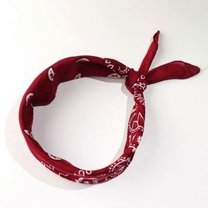 Bandana personnalisée avec logo, bandana de Noël <span class=keywords><strong>personnalisé</strong></span>, <span class=keywords><strong>objet</strong></span> <span class=keywords><strong>promotionnel</strong></span> pas cher pour la campagne publicitaire de l'entreprise, livraison rapide - Product Image 6