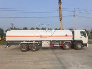 Camión Cisterna de Combustible Sinotruk de 25000L-35000L, Camión Cisterna para Aeropuertos, Camión Cisterna para Reabastecimiento de Combustible en Obras de Construcción - Product Image 3